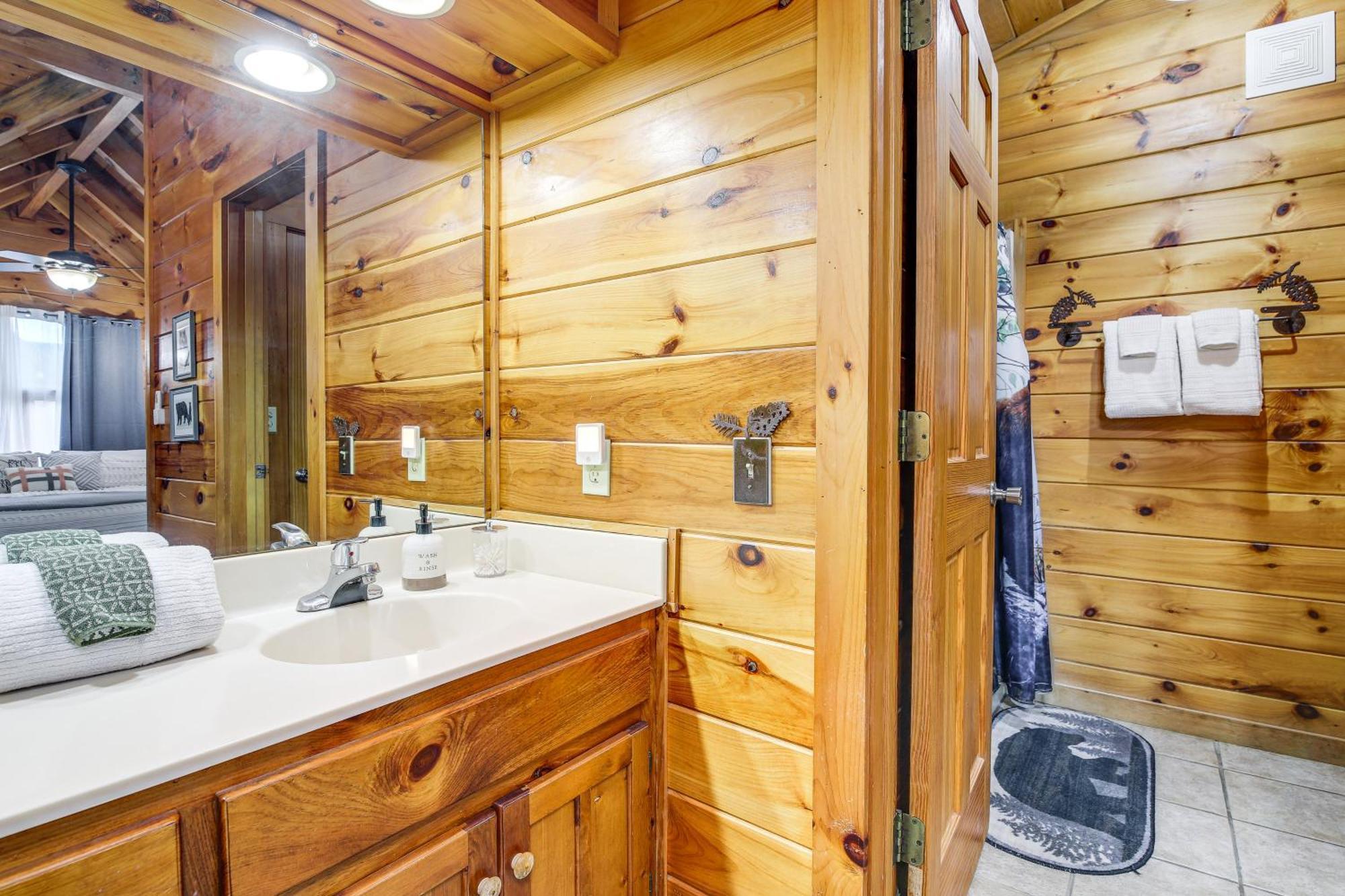 Pigeon Forge Cabin Premier Location And Hot Tub Экстерьер фото